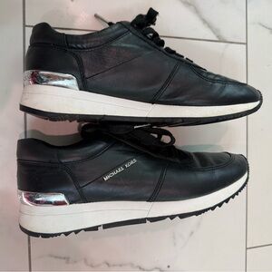 Michael Kors Sneakers size 8
